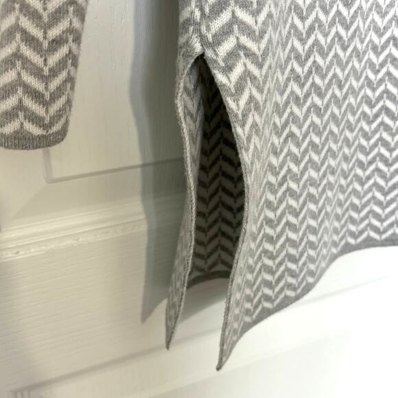 Aspen Wms XS Gray White Chevron Mock Neck Tunic Sweater Academia Minimalist Cozy - Picture 5 of 6